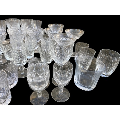 618 - A LARGE MIXED GOOD LOT OF TYRONE, WATERFORD & OTHER CRYSTAL