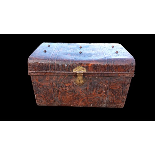 629 - A VINTAGE TIN TRUNK 25.5 x 17 x 16