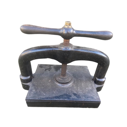 649 - A LARGE CAST IRON BOOK PRESS