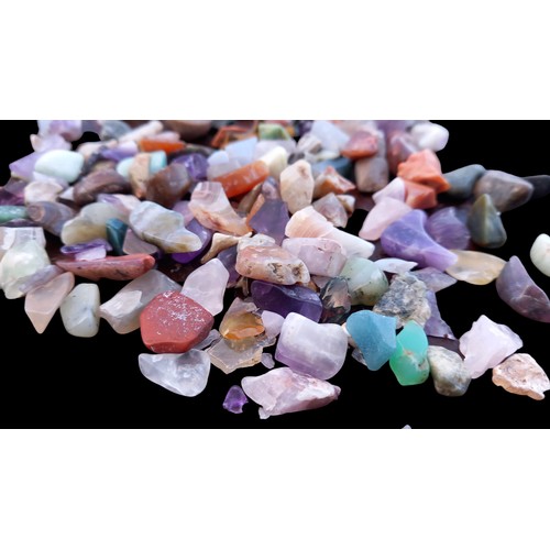 667 - QTY OF SMALL NATURAL STONES