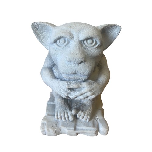 123 - A SMALL RESIN GARGOYLE 8