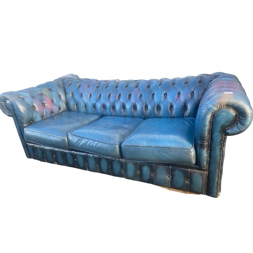 350B - A BLUE LEATHER BUTTON CHESTERFIELD SUITE