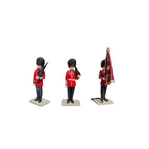 190A - 3 BOXED IRISH GUARD FIGURES