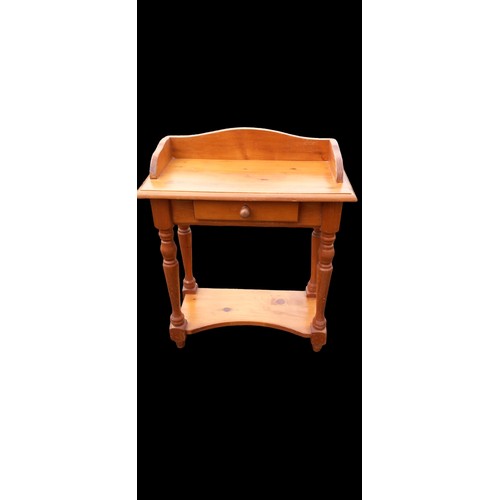 131 - PINRE 1 DRAWER TABLE
