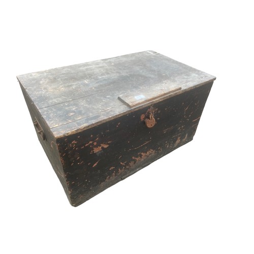 133 - LARGE VINTAGE TRUNK 33x17x20