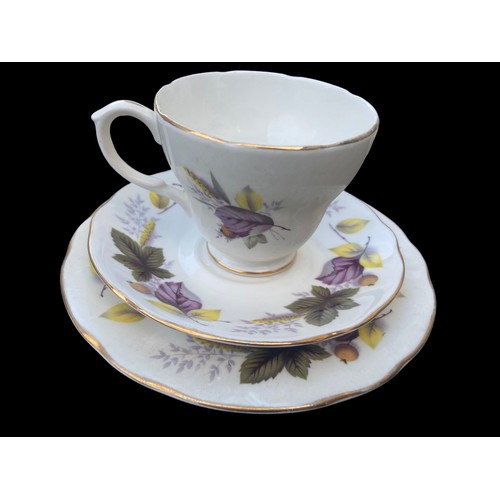 159 - 19 PIECE DUCHESS SERVICE