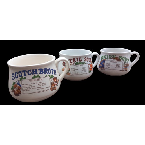 162 - FULL SET OF 5 VINTAGE RETRO SOUP MUGS