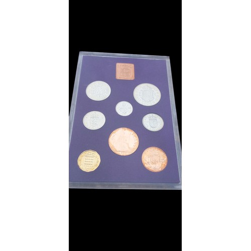 239 - 1970 CASED COINS AND CASED BRITAINS 1ST DECIMAL COINS