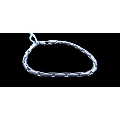 246 - A SILVER BRACELET