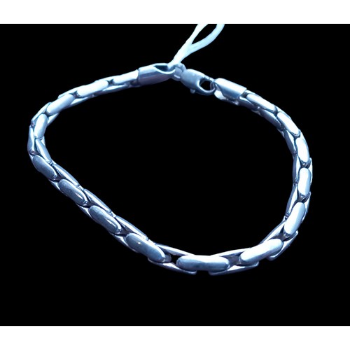 246 - A SILVER BRACELET