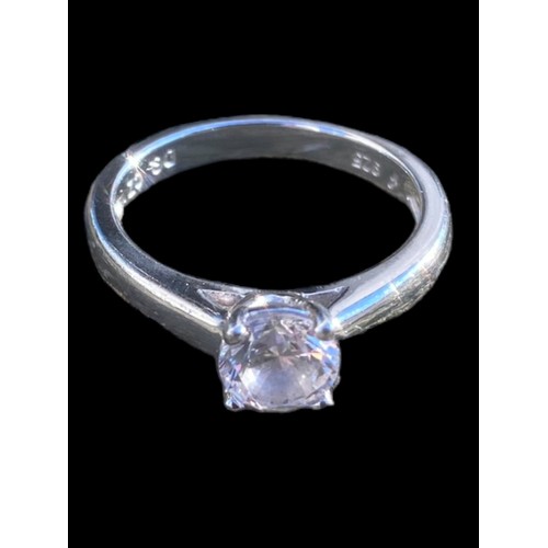 261 - A SILVER SOLITAIRE RING