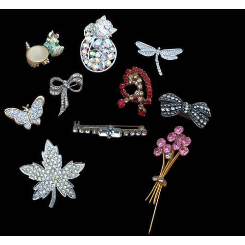 269 - LOT OF 10 VINTAGE BROOCHES