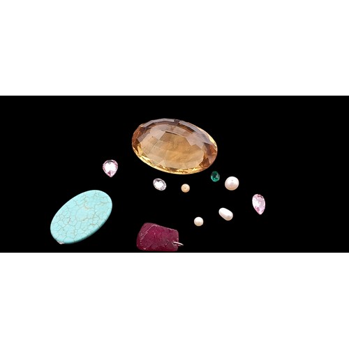 272 - A QTY OF LOOSE GEM STONES TO INCLUDE LARGE CITREN, DIAMONDN, TURQOUISE, EMERALD ETC