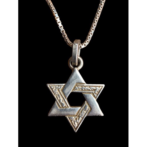 273 - SILVER STAR OF DAVID PENDANT ON SILVER BOX LINK CHAIN