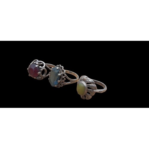 274 - LOT OF 3 VINTAGE RINGS