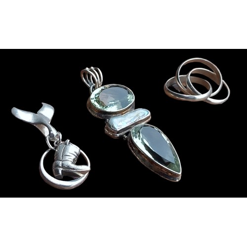 277 - A 4 PIECE LOT OF SILVER JEWELLERY 1 PENDANT, 1 RING & 2 CHARMS