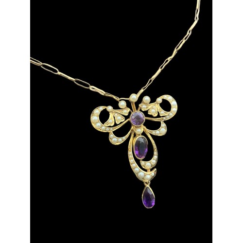 577 - A BEAUTIFUL 9CT AMETHYST & PEARL PENDANT ON A 9CT GOLD CHAIN