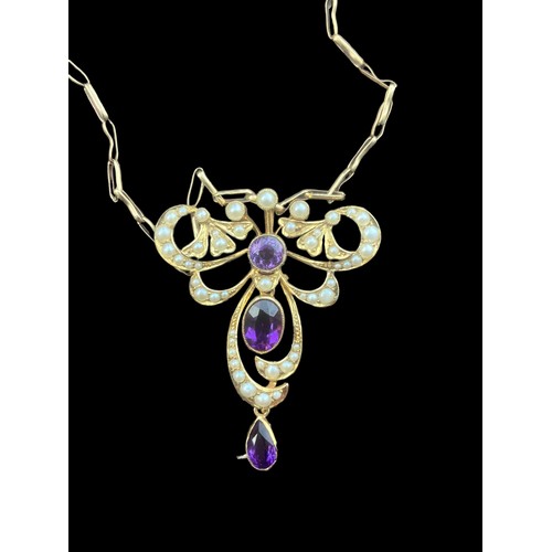 577 - A BEAUTIFUL 9CT AMETHYST & PEARL PENDANT ON A 9CT GOLD CHAIN