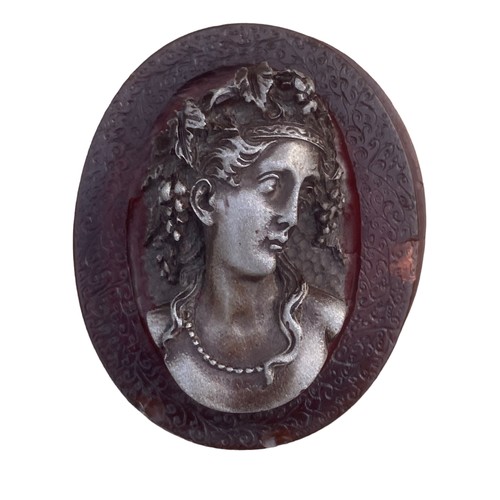 539 - A DANBIERE PARIS CAMEO PILL BOX MARKINGS TO BASE