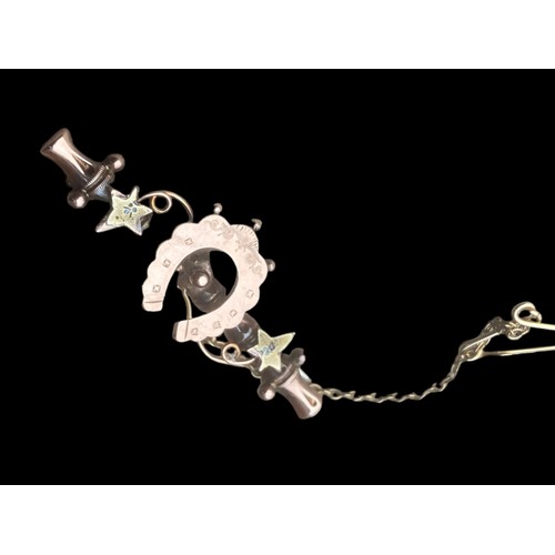 540 - A STUNNING 9ct GOLD HORSESHOE BROOCH