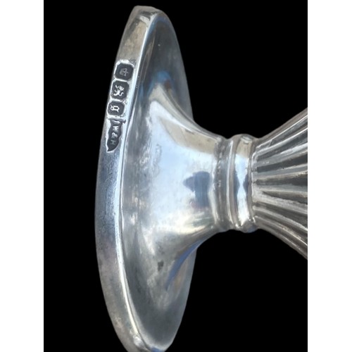 545 - A PAIR OF 1899 SHEFFIELD SILVER (WALKER nd HALL) CONDIMENTS 88.45grms
