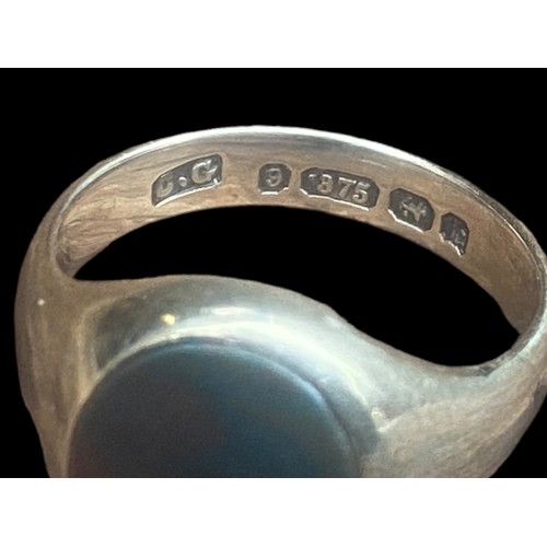 557 - A STUNNING 9CT GOLD FULLY HALLMARKED BLOODSTONE RING WEIGHS 6.45G