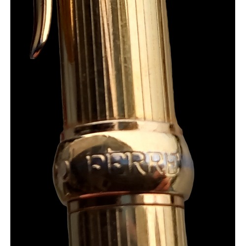 560 - A GOLD PLATED GIANFRANCO FOUNTAIN PEN IN P.W.O