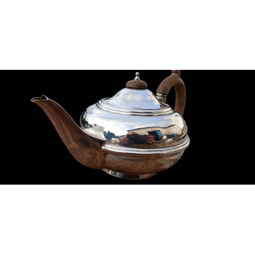 563 - A BEAUTIFUL NEAT SIZED  3 PIECE LONDON SILVER TEA  SERVICE 464G