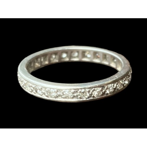 562 - A FULL VINTAGE DIAMOND ETERNITY RING IN PLATNIUM SIZE R 3.11G