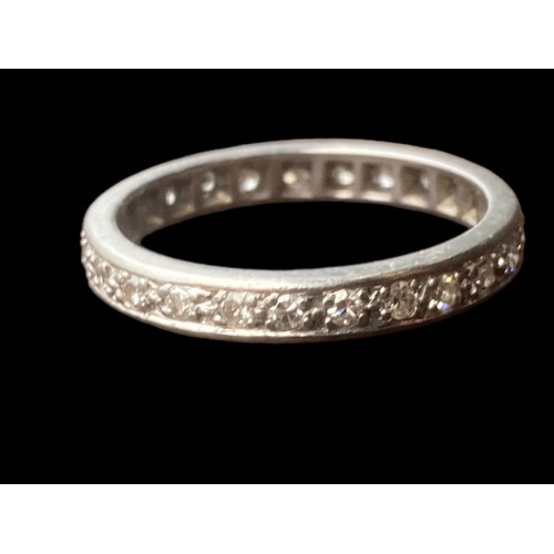 562 - A FULL VINTAGE DIAMOND ETERNITY RING IN PLATNIUM SIZE R 3.11G
