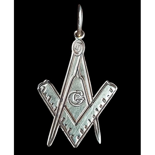 568 - A 9ct GOLD (TESTED) MASONIC PENDANT