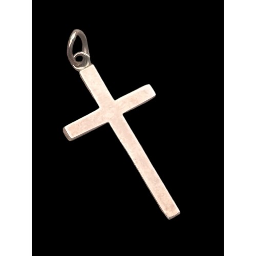 570 - A FULLY HALLMARKED 9CT 375 CROSS 2.19G
