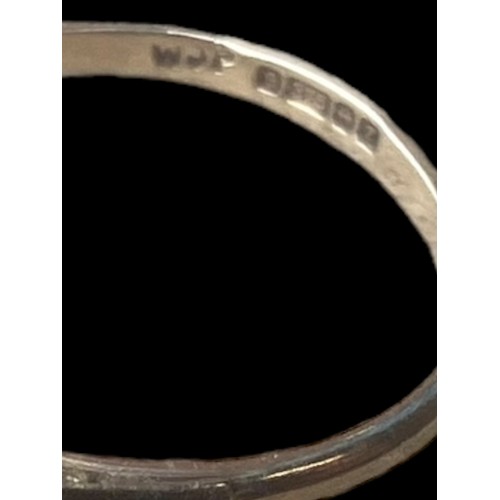 574 - A BEAUTIFUL GARNET SET 9ct GOLD RING