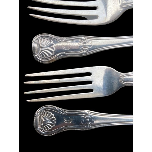 575 - A VERY HEAVY SET OF 6 GEORGIAN LONDON SILVER FORKS 594grm