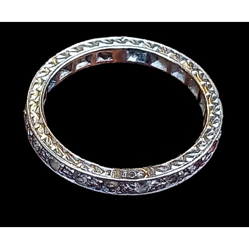 590A - A VINTAGE GOLD ETERNITY RING SIZE L