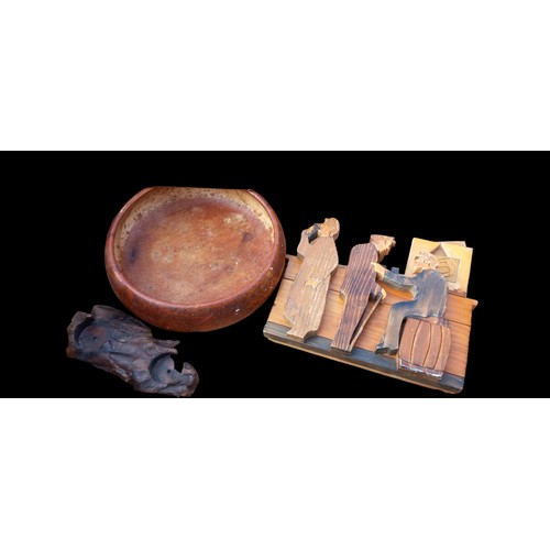 120A - A COLLECTION OF WOODEN/TREEN WARE