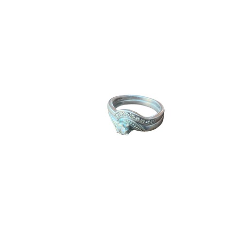 553A - AN 18CT GOLD DIAMOND SOLITAIRE RING & A MATCHING WEDDING BAND IN 18CT GOLD WITH DIAMONDS