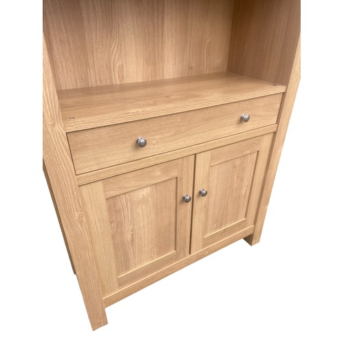 32 - OAK BOOKSHELF WITH CUPBOARD AND 1 DRAWER