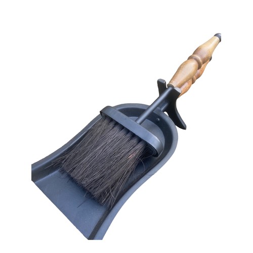 95 - A NEW BLACK METAL HEARTH TIDY