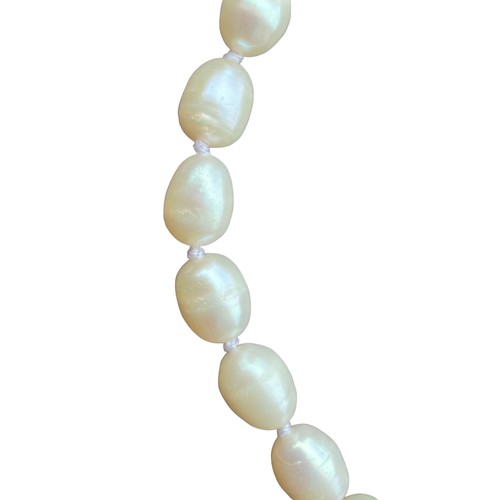 198 - A STRING OF CULTURED PEARLS