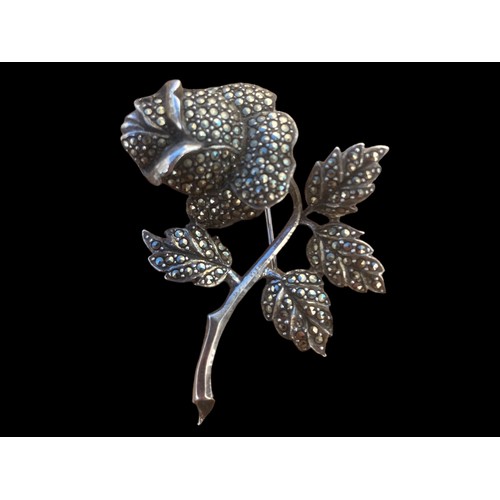 204 - A LARGE SILVER AND MARCASITE ROSE VINTAGE  DESIGNER BROOCH