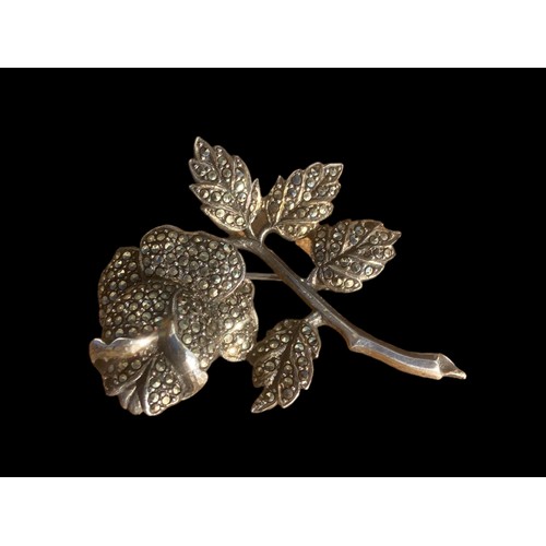 204 - A LARGE SILVER AND MARCASITE ROSE VINTAGE  DESIGNER BROOCH