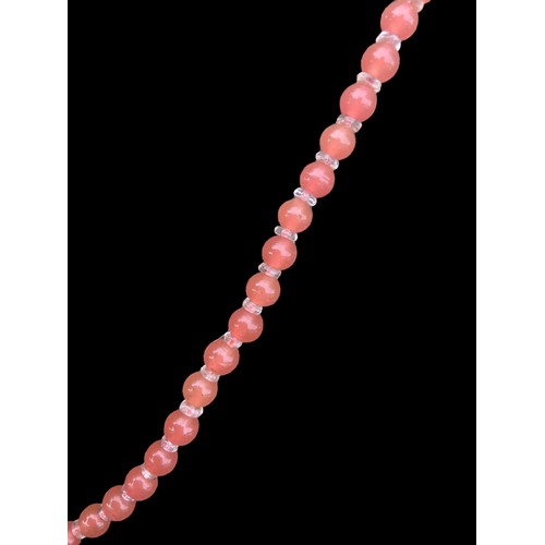 206 - A HIGH QUALITY CORAL STYLE BEADED NECKLACE WITH SILVER FITTINGS