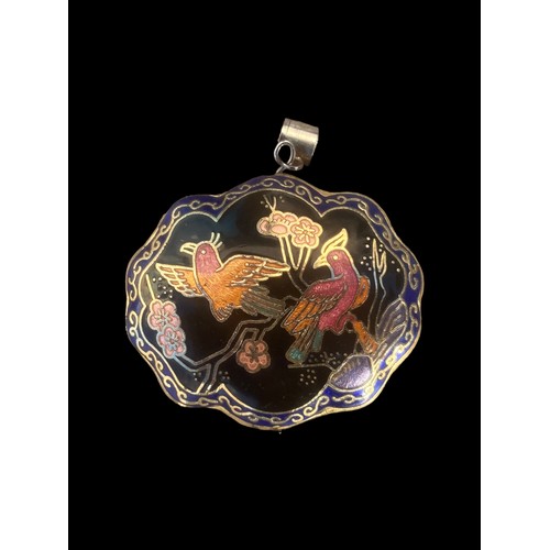 221 - A BEAUTIFUL ENAMEL SCALLOP EDGED PENDANT