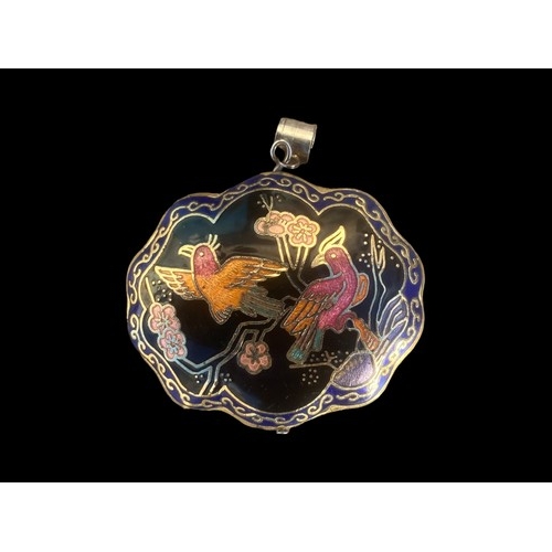 221 - A BEAUTIFUL ENAMEL SCALLOP EDGED PENDANT