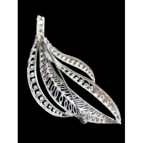 222 - A LARGE OPENWORK SILVER BROOCH