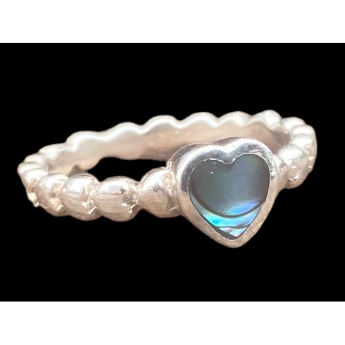 239 - A SILVER MOTHER OF PEARL HEART RING