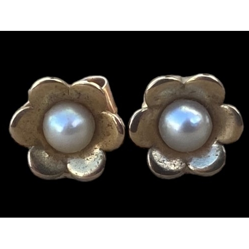 242 - A PAIR OF 9ct GOLD AND PEARL FLOWER  SHAPED EARRINGS