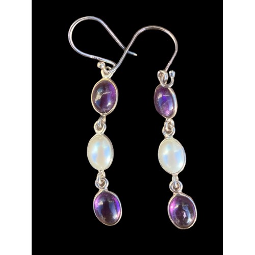 416 - A PAIR OF BEAUTIFUL SILVER DROP EARRINGS SET WITH AMETYST & PEARL DROP EARRINGS