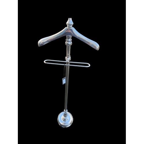 606 - A NEW POLISHED CHROME GENTS VALET  STAND